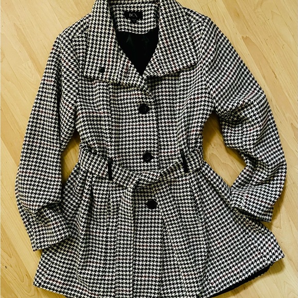 Women's Black and White Houndstooth Coat - Picture 1 of 11